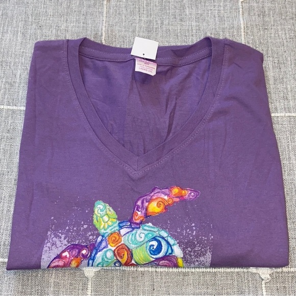 🏝️ LIKE NEW “OCEAN ISLE” 100% COTTON PURPLE SEA TURTLE V-NECK TSHIRT Women’s 1X - Picture 5 of 9